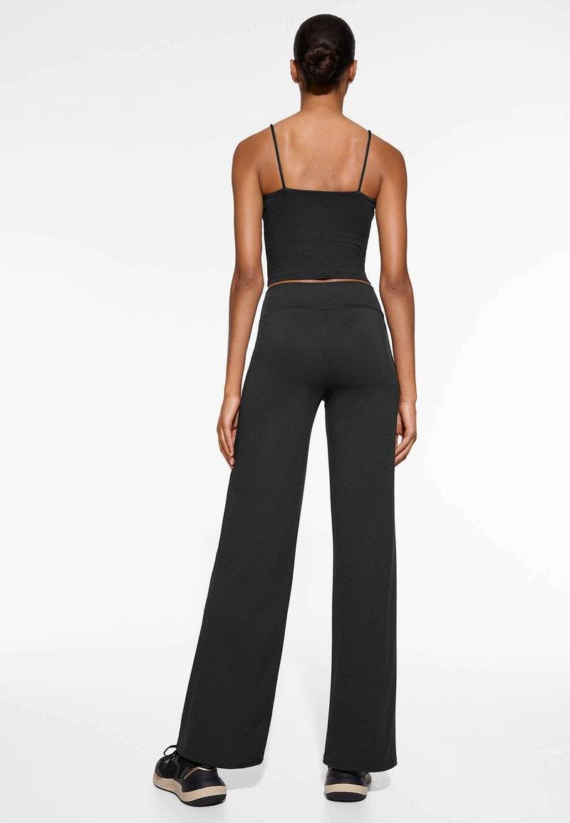 OYSHO OYSHO HIGH-RISE COMFORTLUX STRAIGHT-LEG - Trousers - black Große Rabatte