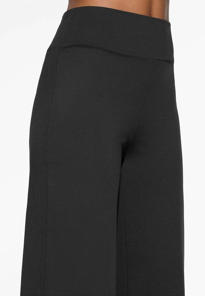 OYSHO OYSHO HIGH-RISE COMFORTLUX STRAIGHT-LEG - Trousers - black Große Rabatte