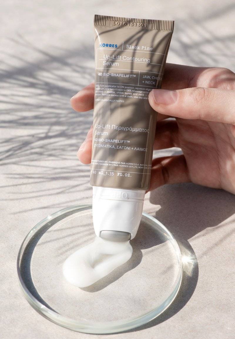 KORRES KORRES BLACK PINE 4D BIOSHAPELIFT™ FIRMING AND RE-CONTOURING SERUM - Serum Letzte 2 Tage