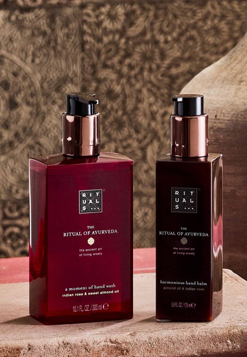 Rituals Rituals HAND WASH THE RITUAL OF AYURVEDA - SWEET & NUTTY - SWEET ALMOND & INDIAN ROSE - Liquid soap Nur noch ein Tag übrig