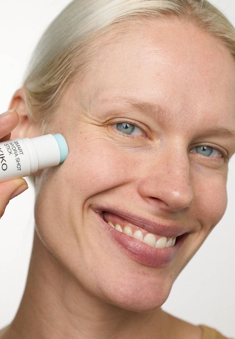 KIKO Milano KIKO Milano SMART HYDRASHOT STICK - Face cream Begrenzt auf 3 Tage