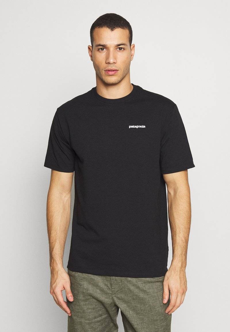 Patagonia Patagonia LOGO TEE - Print T-shirt - black Fabrikpreis