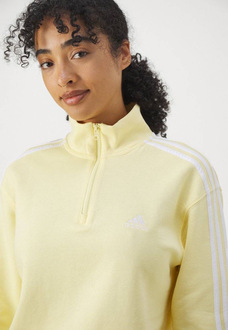 adidas Sportswear adidas Sportswear ESSENTIALS 3-STRIPES QUARTER ZIP - Sweatshirt - almost yellow Saisonschlussverkauf
