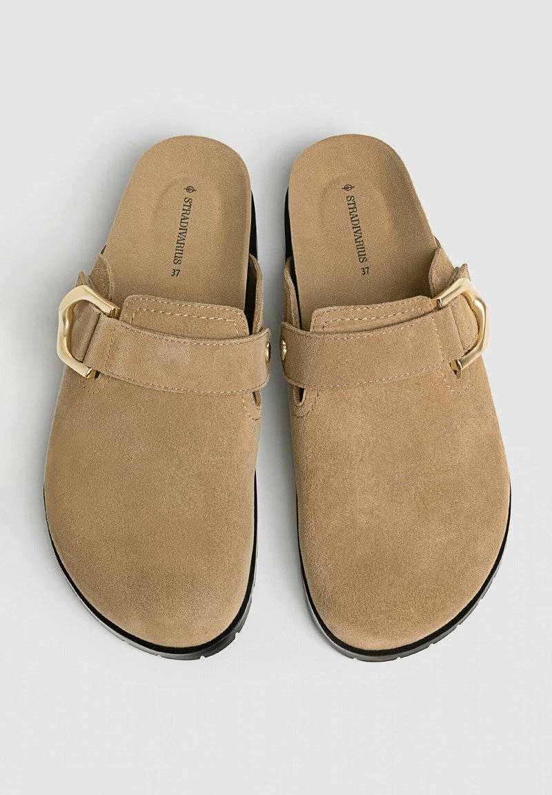 Stradivarius Stradivarius WITH BUCKLE DETAILS - Clogs - beige Neuheiten