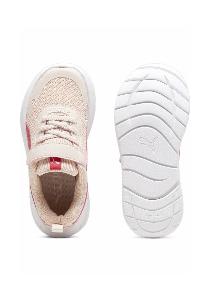 Puma Puma EVOLVE - Stability running shoes - island pink white tart cherry Räumungsverkauf
