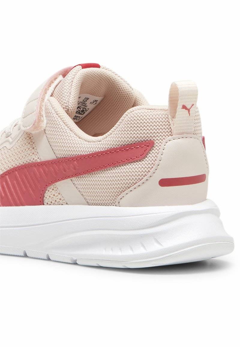 Puma Puma EVOLVE - Stability running shoes - island pink white tart cherry Räumungsverkauf