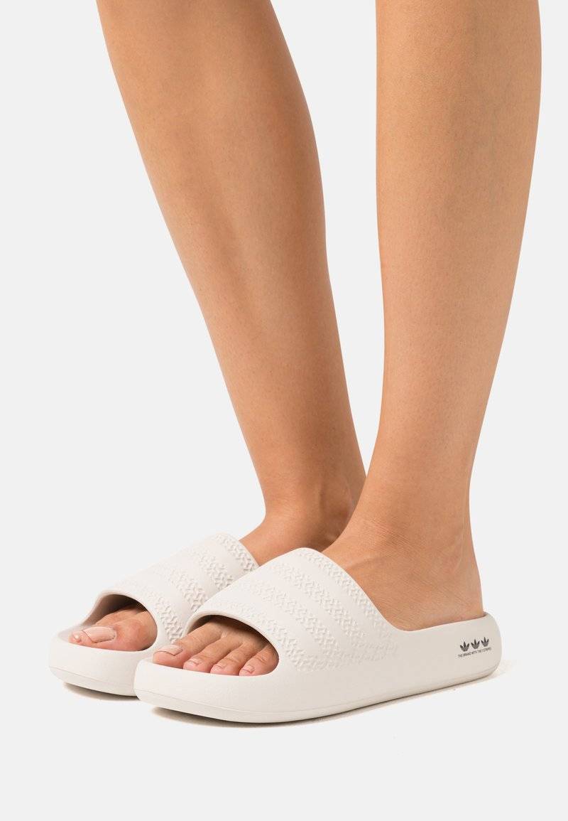 adidas Originals adidas Originals ADILETTE AYOON - Mules - beige Wochenangebot