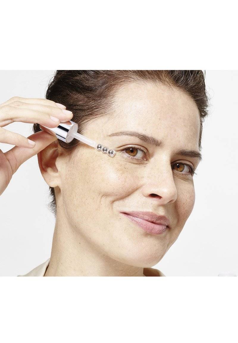 L'Oréal Paris Skin L'Oréal Paris Skin REVITALIFT FILLER AUGENSERUM - Eyecare Auslauf