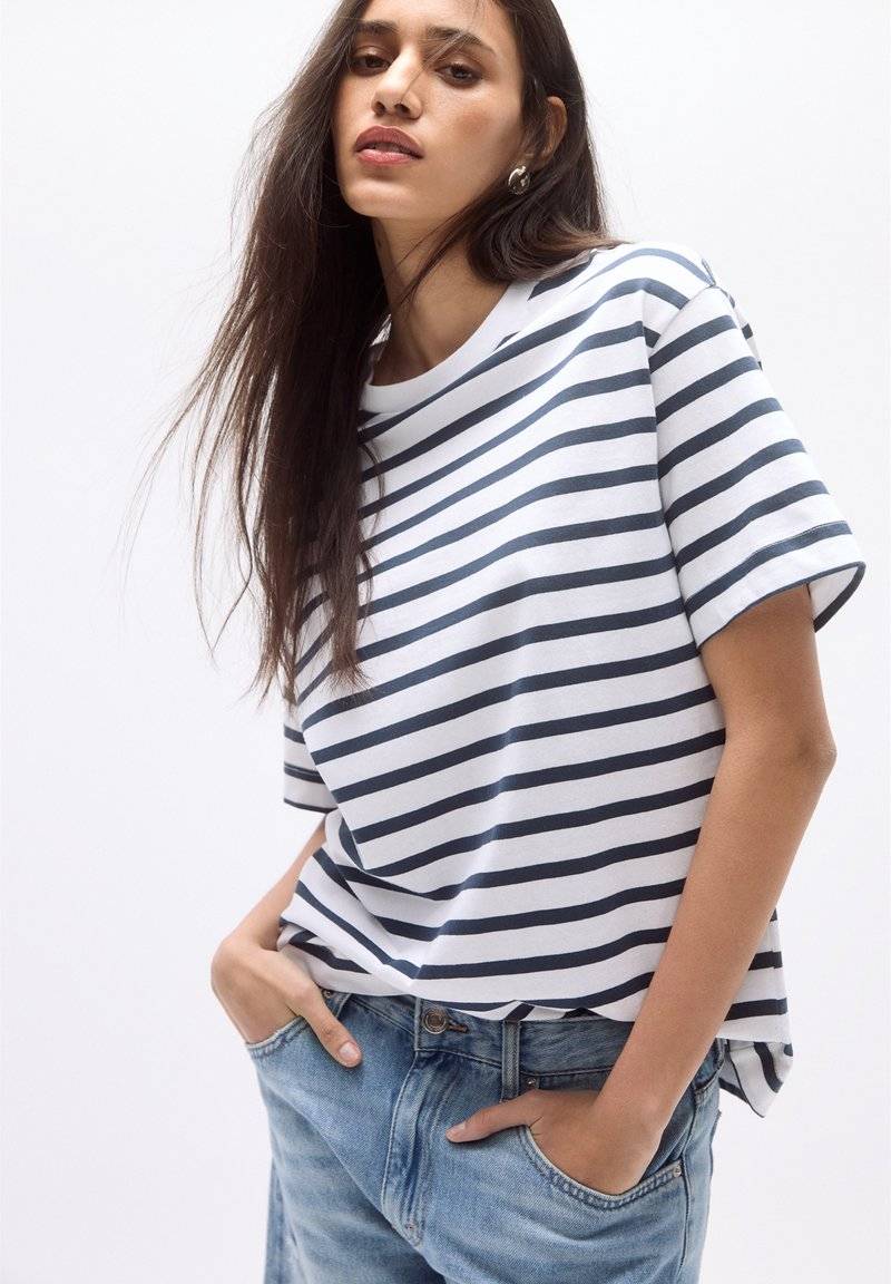 PULL&BEAR PULL&BEAR SHORT SLEEVE - Basic T-shirt - dark blue im Angebot