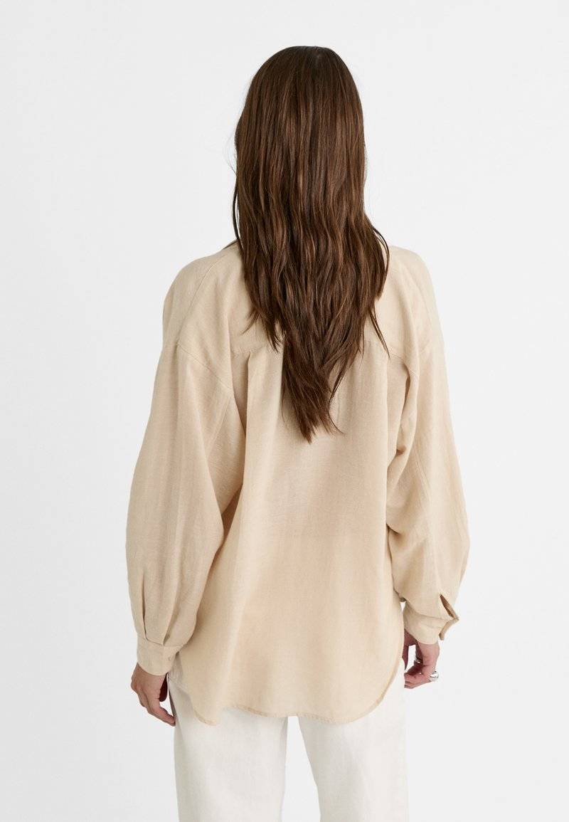 Stradivarius Stradivarius RUSTIKALES DAILY - Button-down blouse - beige Blitzverkäufe