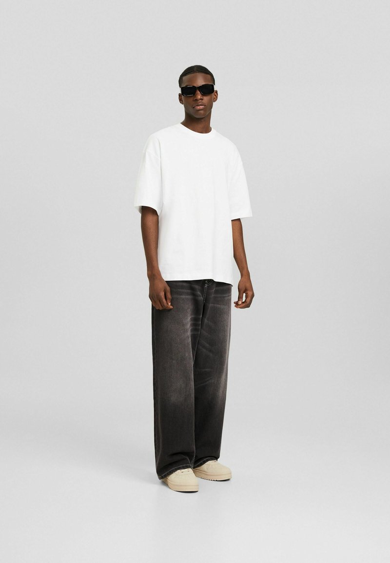 Bershka Bershka SHORT SLEEVE - Basic T-shirt - white Sonderangebot