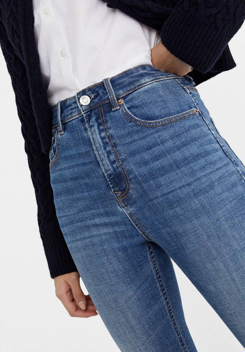 Stradivarius Stradivarius MIT SEHR HOHEM BUND - Jeans Skinny Fit - blue denim Flash Sale