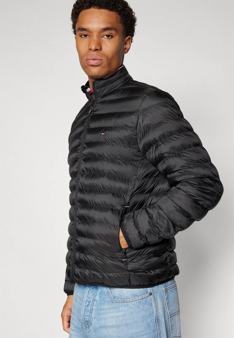 Tommy Hilfiger Tommy Hilfiger PACKABLE - Light jacket - black Begrenztes Angebot
