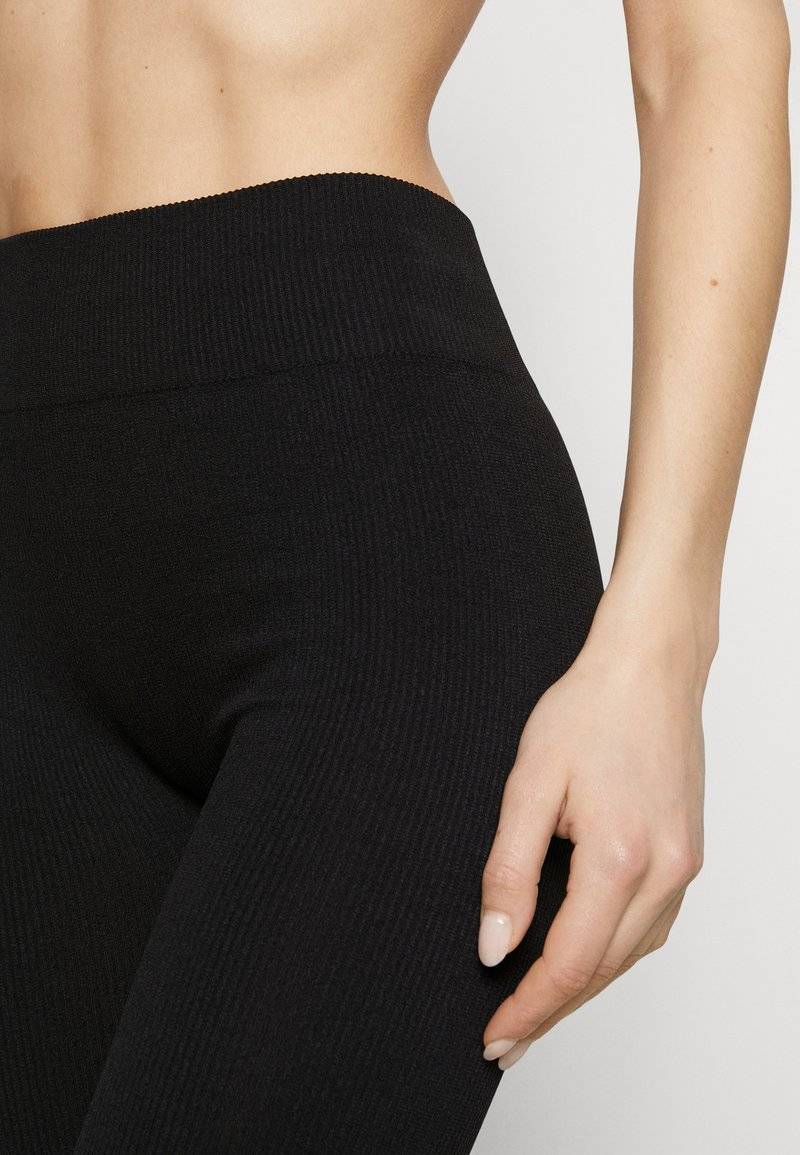 ONLY Play ONLY Play ONPJAIA LIFE HW SEAM NOOS - Shorts - black Kostenlose Rückgabe