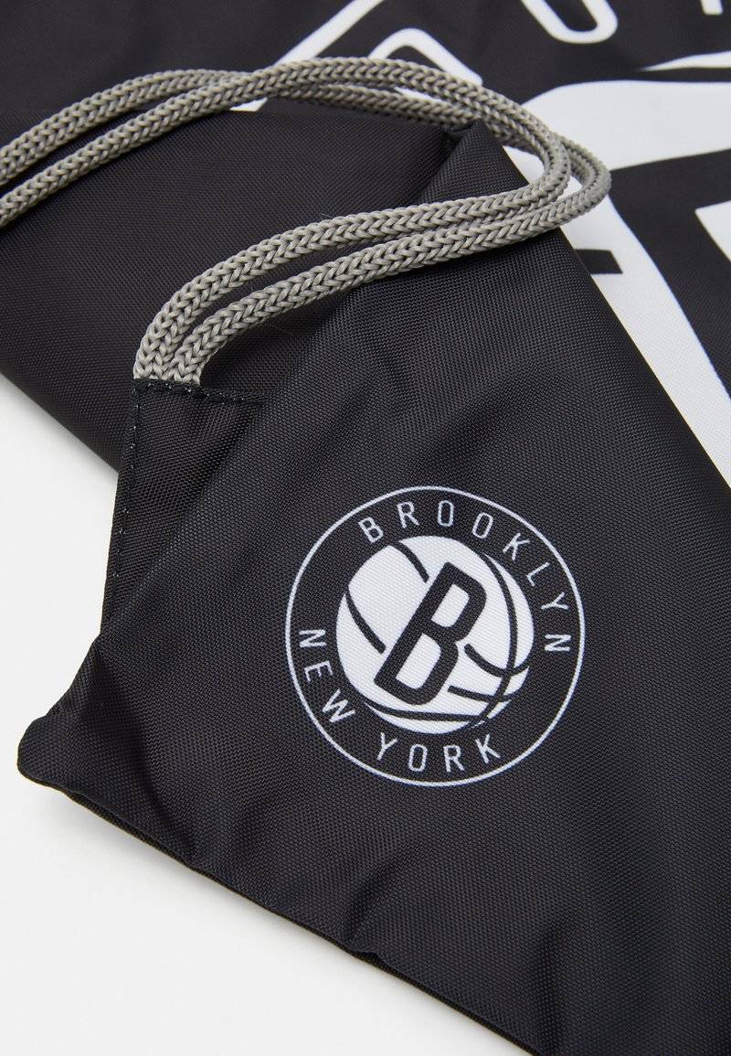 NBA NBA NBA BROOKLYN NETS GYM SACK - Drawstring sports bag - black Letzte 3 Tage