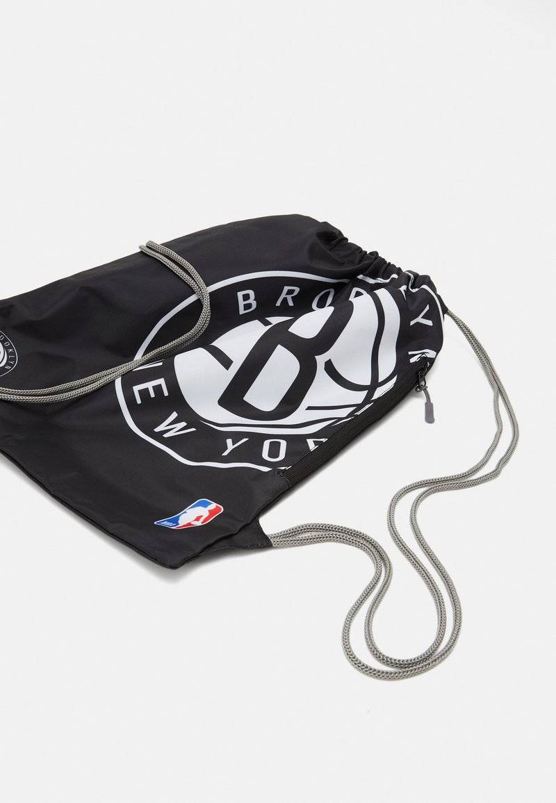 NBA NBA NBA BROOKLYN NETS GYM SACK - Drawstring sports bag - black Letzte 3 Tage