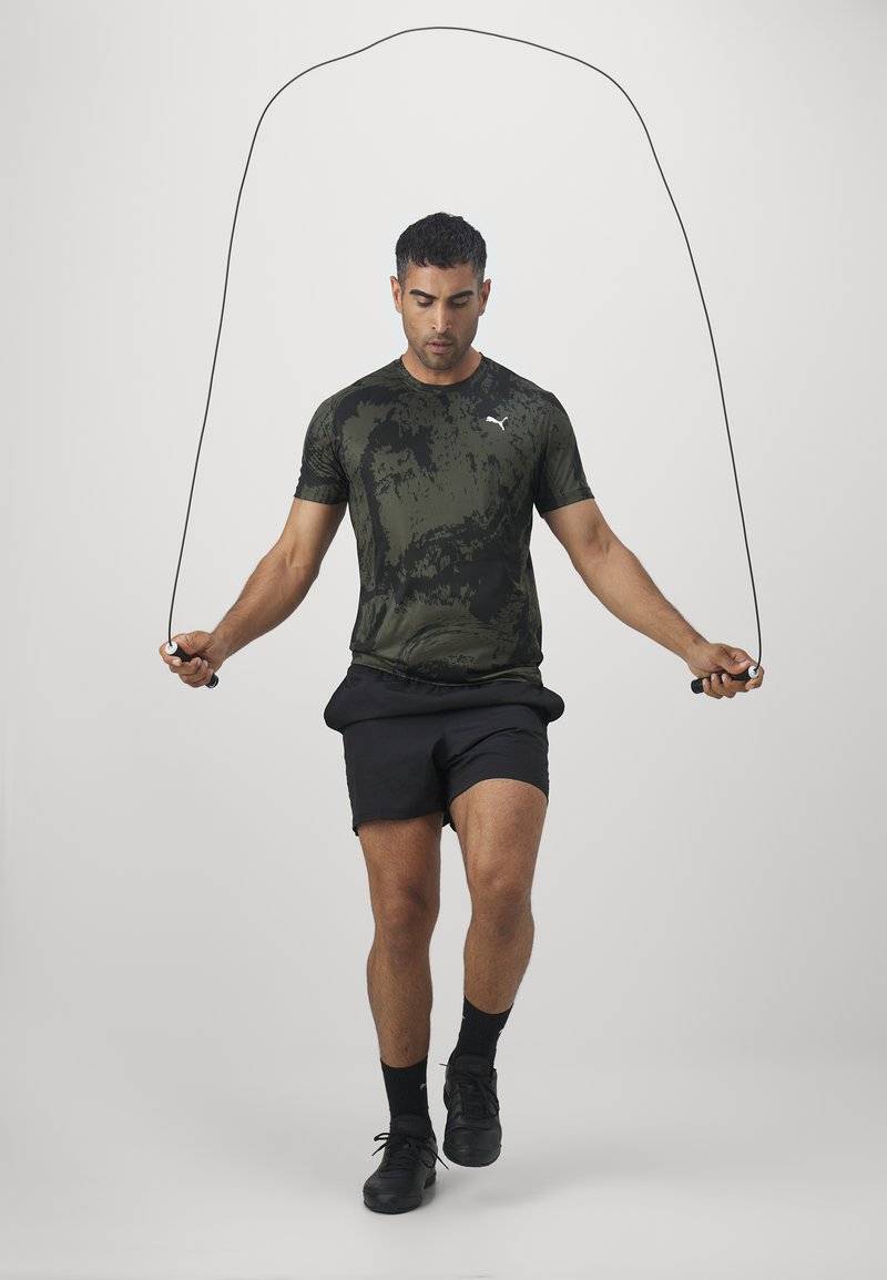 Puma Puma TRAIN ALL DAY TEE - Print T-shirt - dark olive Flash Sale