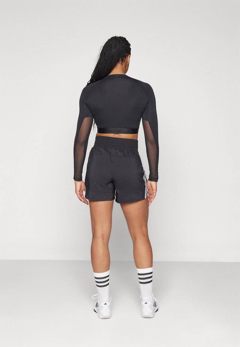 adidas Performance adidas Performance PACER 3-STRIPES WOVEN HIGH-RISE - Sports shorts Begrenztes Angebot