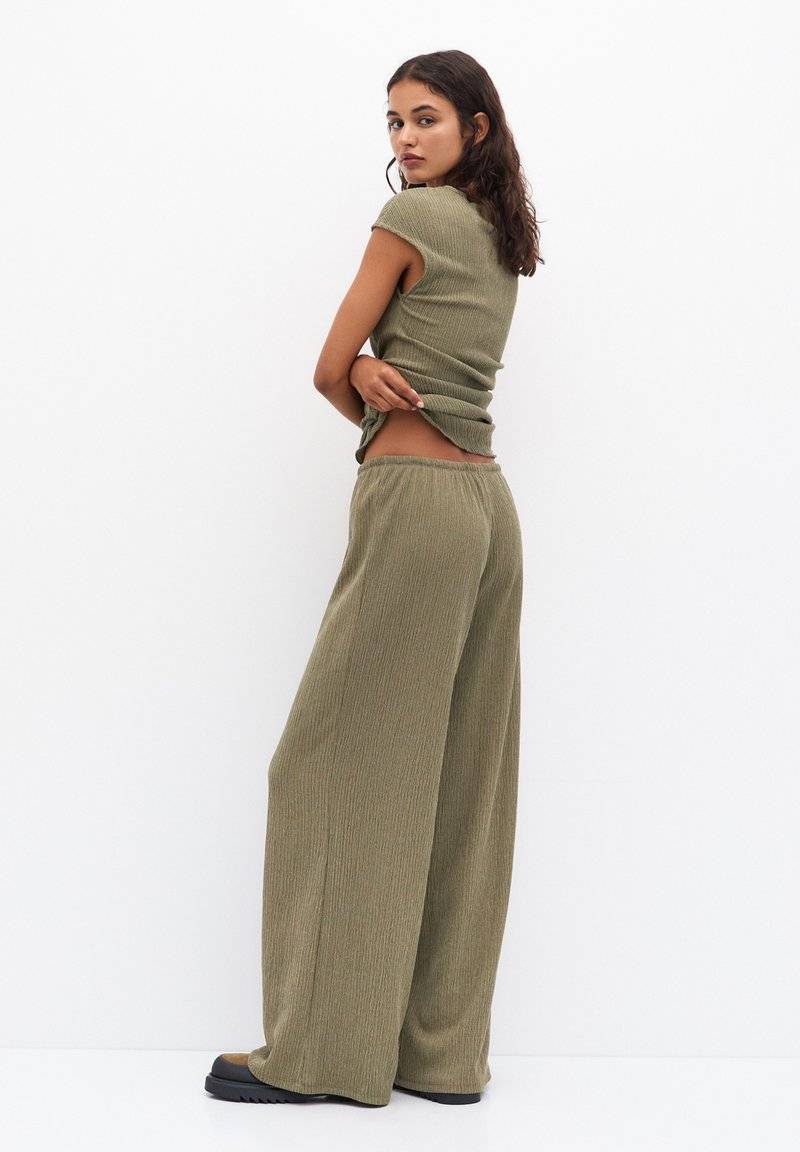 PULL&BEAR PULL&BEAR WIDE-LEG FLOWING - Trousers - khaki Exklusive Angebote