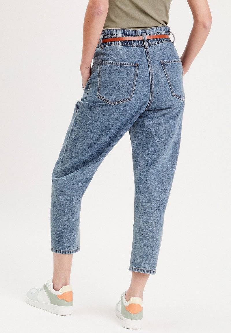 Cache Cache Cache Cache SLOUCHY-MIT GÜRTEL - Jeans Tapered Fit - denim stone Letzte 2 Tage