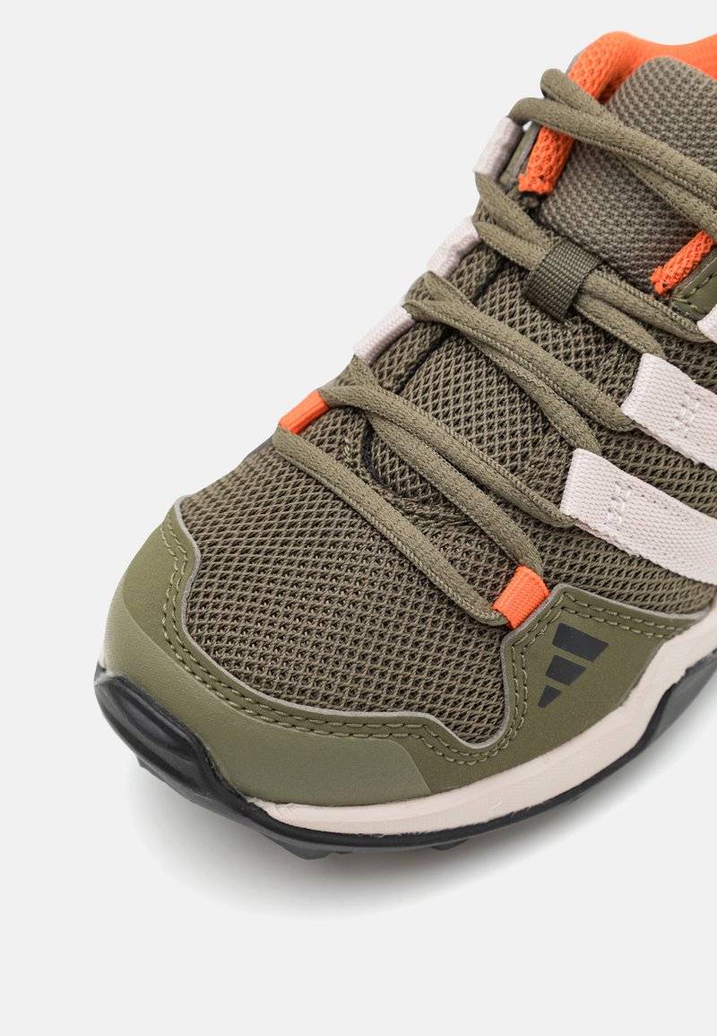 Adidas Terrex Adidas Terrex AX2R HIKING SHOES - Hiking shoes Verkauf