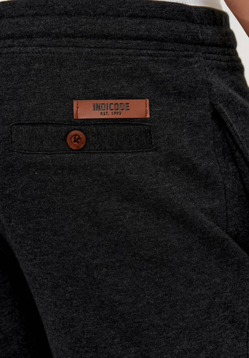 INDICODE JEANS INDICODE JEANS ALDRICH - Shorts - black mix Top Angebot