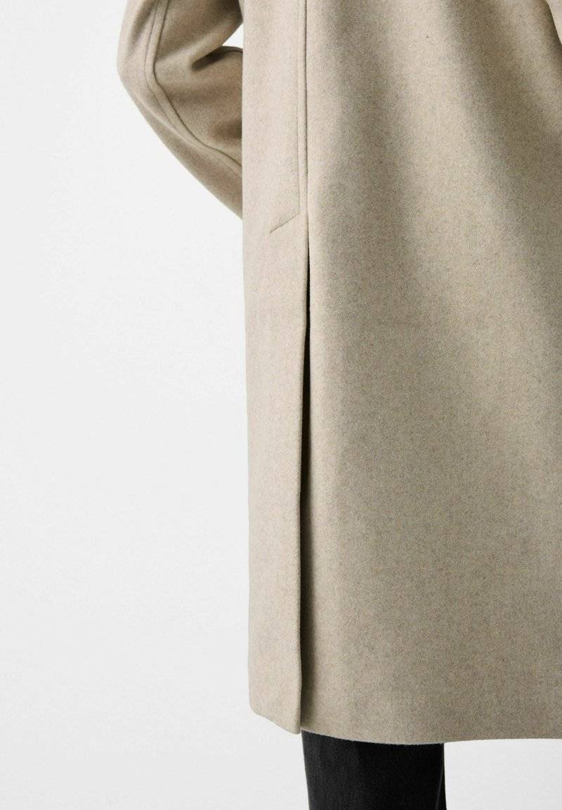Bershka Bershka SOFT - Classic coat - white Neuheiten
