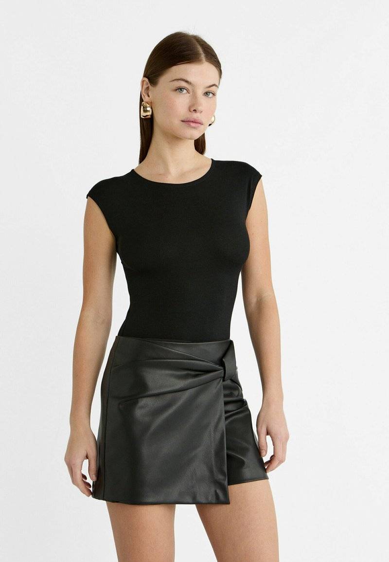 Stradivarius Stradivarius MINI SLEEVE - Print T-shirt - black Bestseller