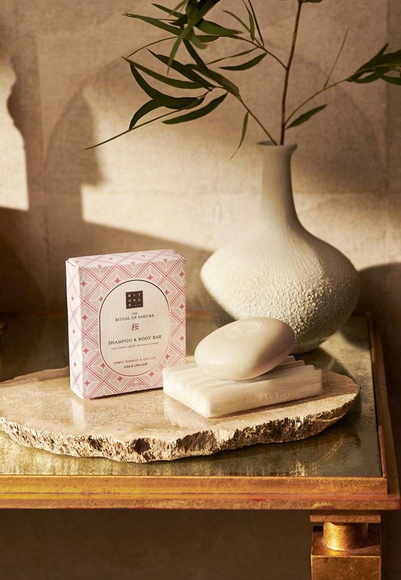 Rituals Rituals THE RITUAL OF SAKURA SHAMPOO & BODY BAR - Soap bar 50% Rabatt mit kostenlosem Versand