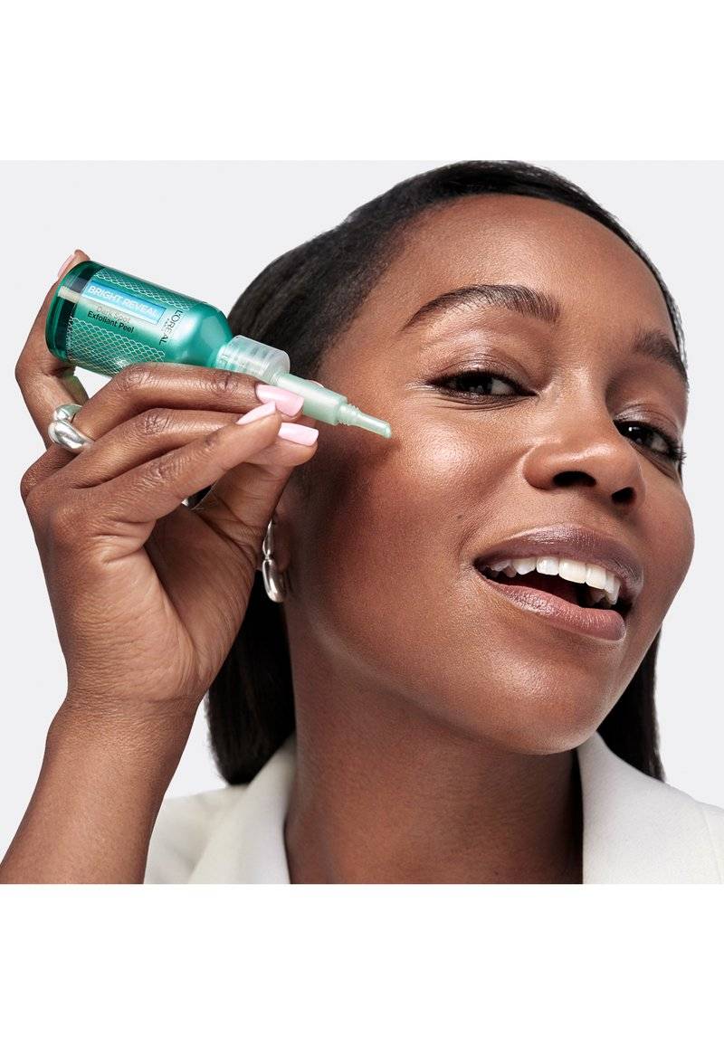 L'Oréal Paris Skin L'Oréal Paris Skin BRIGHT REVEAL DARK SPOT PEELING - Facial scrub & peel Outlet