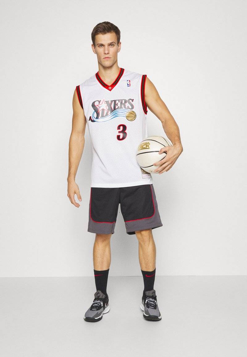 Mitchell & Ness Mitchell & Ness NBA ALLEN IVERSON PHILADELPHIA 76ERS SWINGMAN HOME - Club wear - white Online Shopping