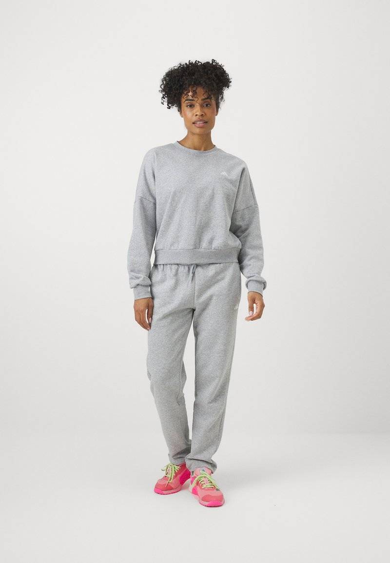 adidas Sportswear adidas Sportswear ESSENTIALS SMALL LOGO FEEL COZY - Sweatshirt Valentinstagsangebot
