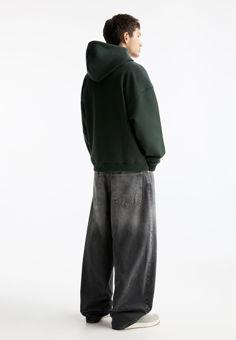 PULL&BEAR PULL&BEAR BOXY - Hoodie - dark green Neueste Mode