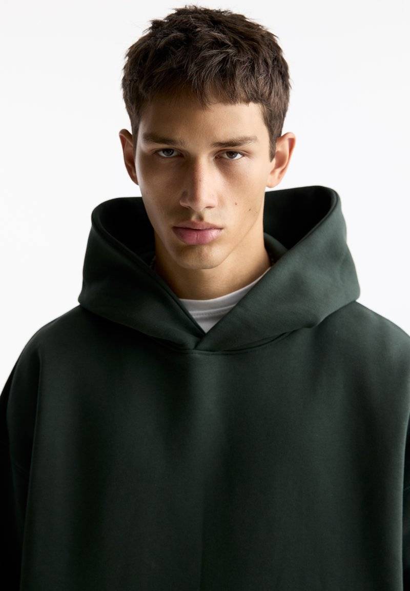 PULL&BEAR PULL&BEAR BOXY - Hoodie - dark green Neueste Mode