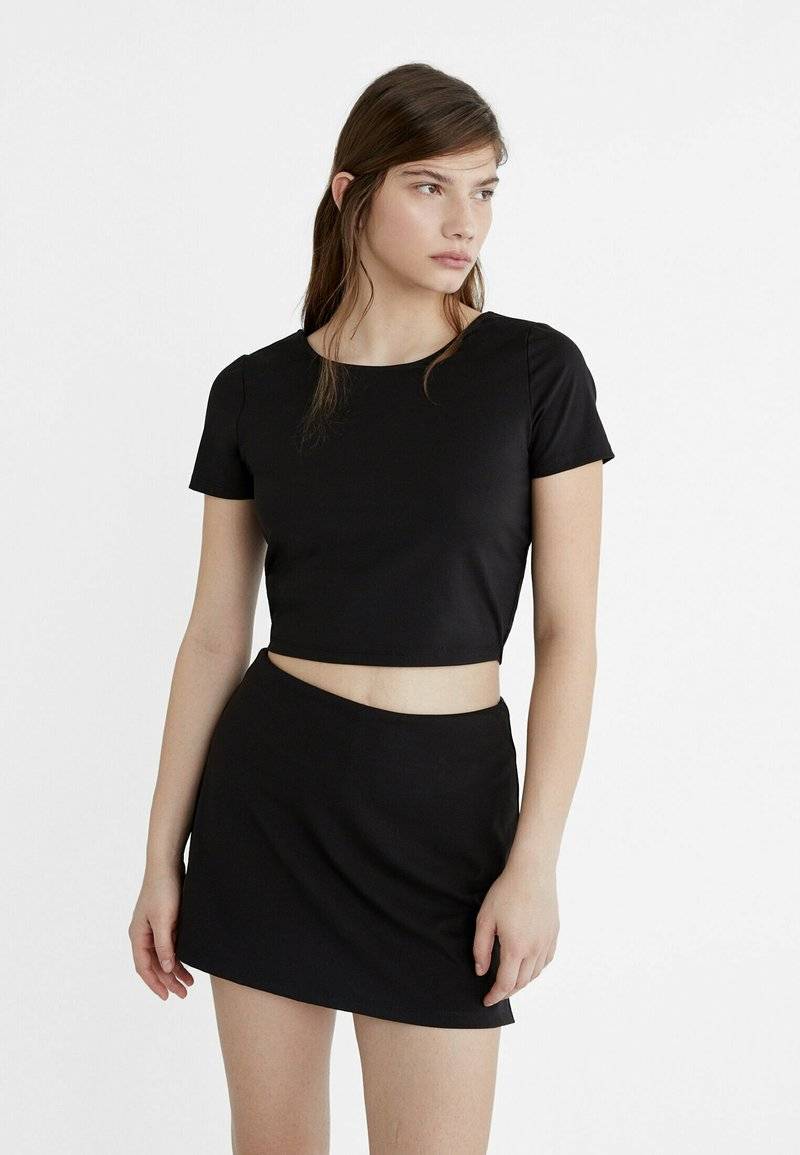 Stradivarius Stradivarius Mini skirt - black