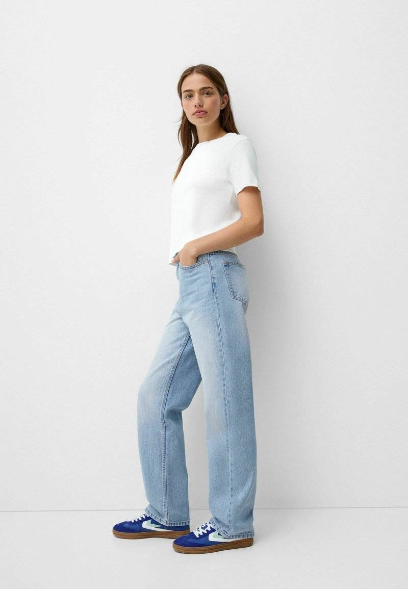 Bershka Bershka MOM - Straight leg jeans Bis zu 65% Rabatt
