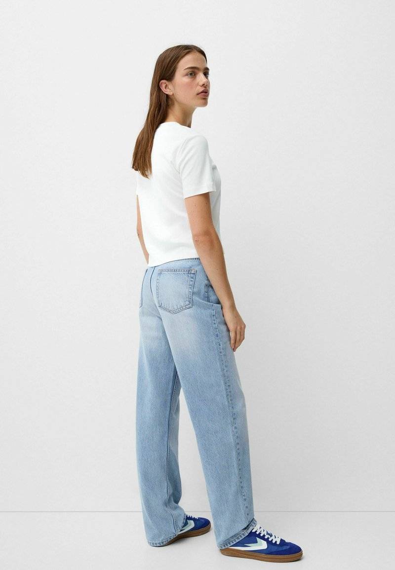 Bershka Bershka MOM - Straight leg jeans Bis zu 65% Rabatt