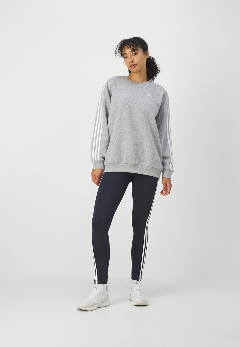 adidas Sportswear adidas Sportswear ESSENTIALS 3 STRIPES OVERSIZED - Sweatshirt Hotsell