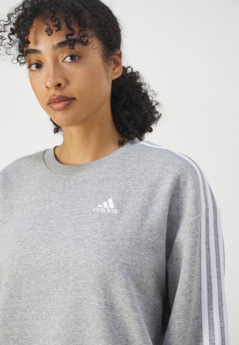 adidas Sportswear adidas Sportswear ESSENTIALS 3 STRIPES OVERSIZED - Sweatshirt Hotsell