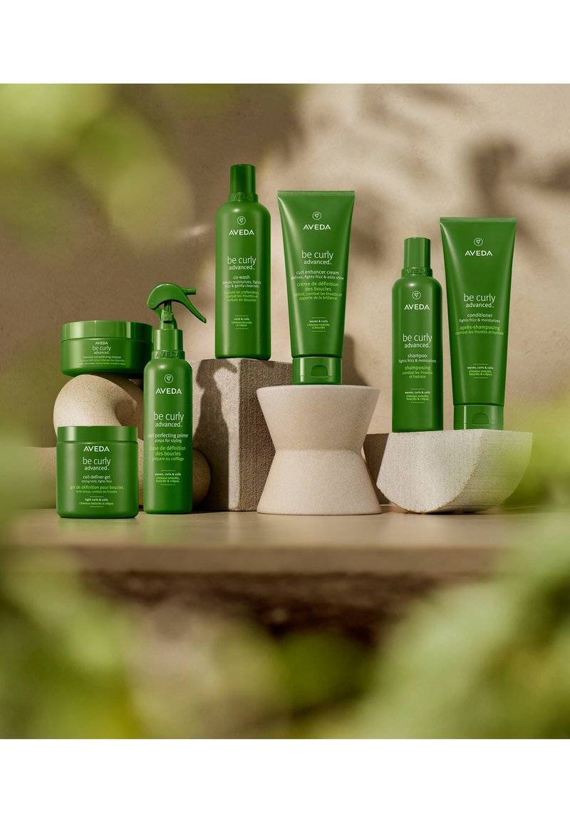 Aveda Aveda BE CURLY ADVANCED™ COIL DEFINER GEL - Hair styling Neueste Mode