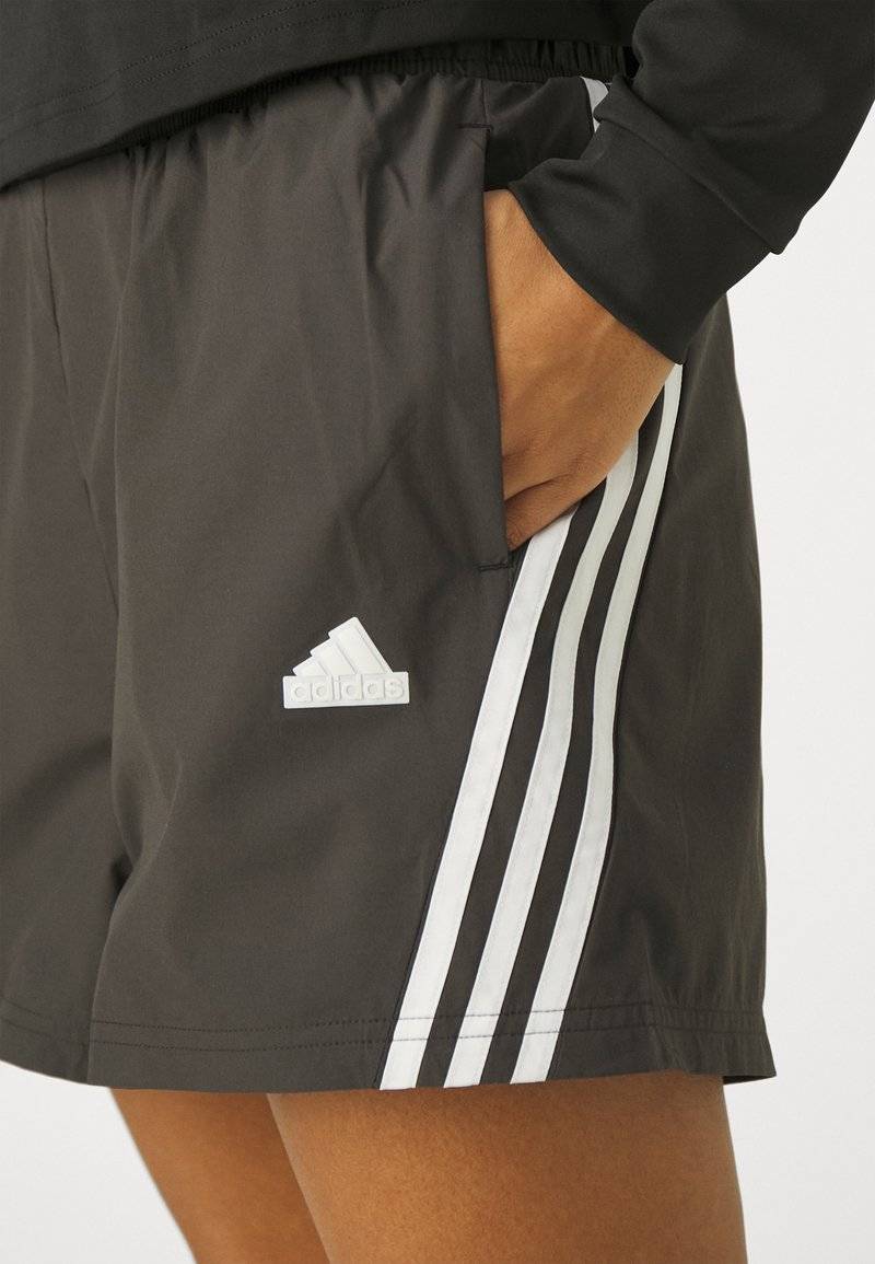 adidas Sportswear adidas Sportswear FUTURE ICONS THREE STRIPES SHORT - Sports shorts - black Nur für heute