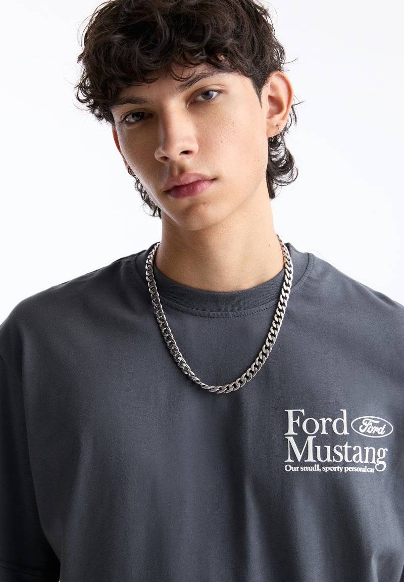 PULL&BEAR PULL&BEAR FORD SHORT SLEEVE - Print T-shirt - grey Kostenloser Versand