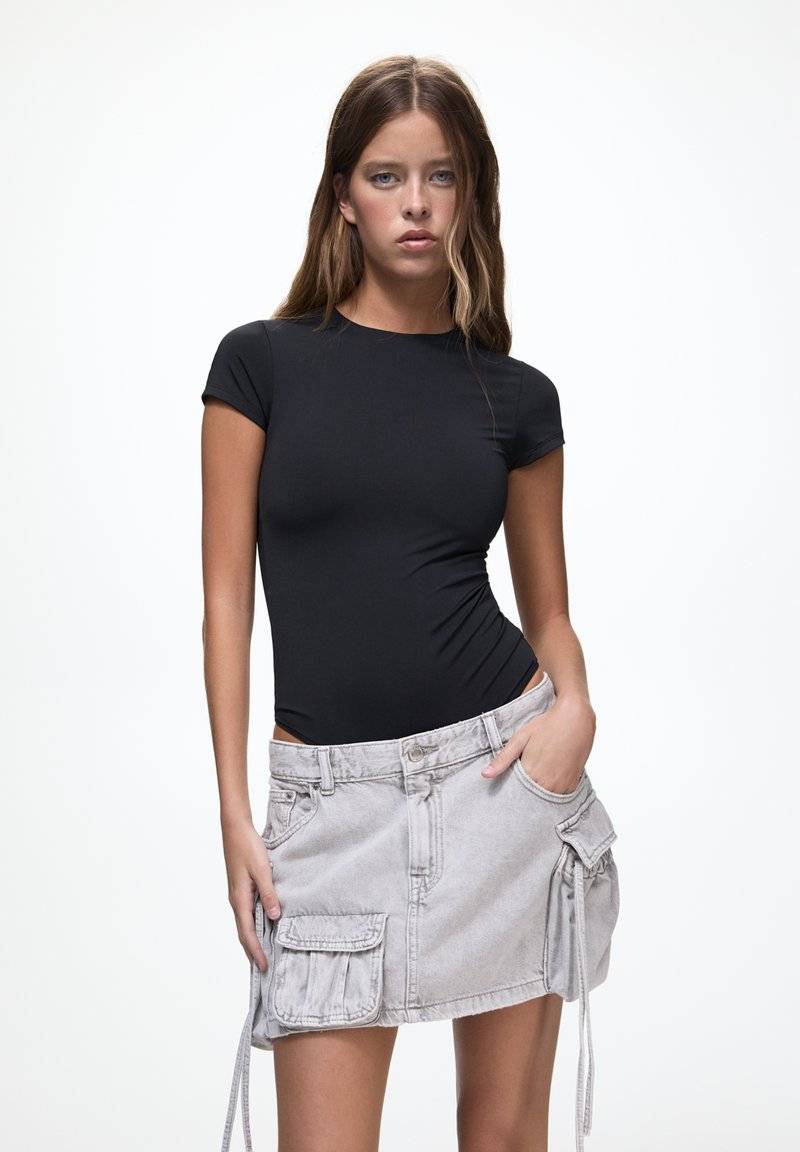 PULL&BEAR PULL&BEAR FITTED SHORT SLEEVE - Basic T-shirt - black