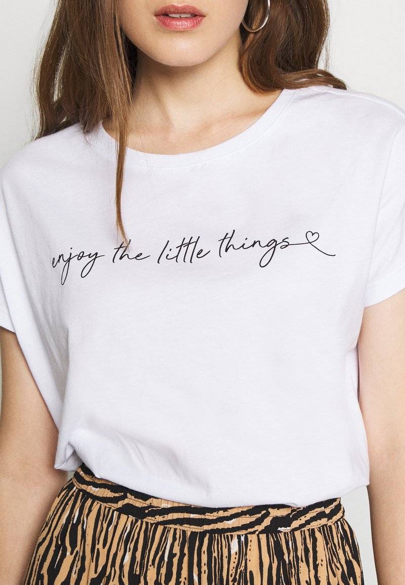 Even&Odd Even&Odd MANDALA ENJOY THE LITTLE THINGS TEE - Print T-shirt - white Exklusivangebot