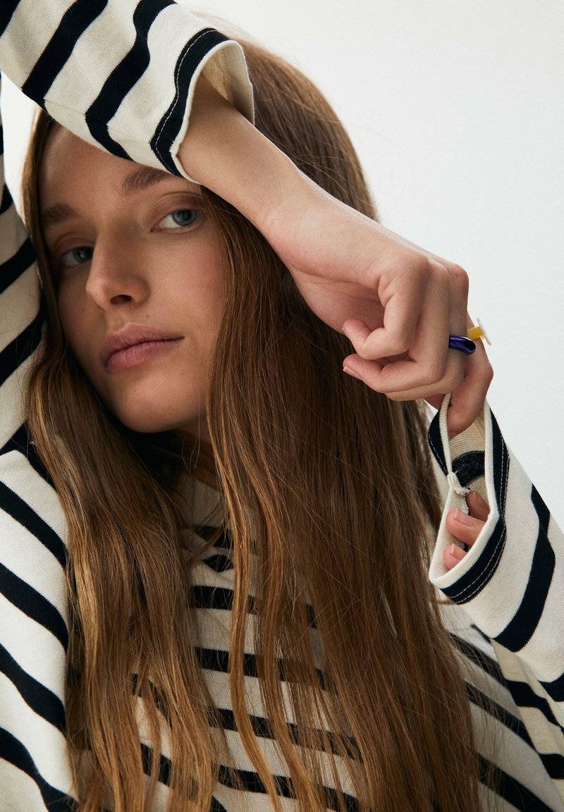 PULL&BEAR PULL&BEAR BASIC - Long sleeved top - mottled black Osterangebot