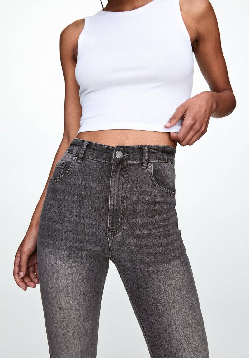 PULL&BEAR PULL&BEAR HIGH WAIST - Jeans Skinny Fit - grey denim Lagerräumung
