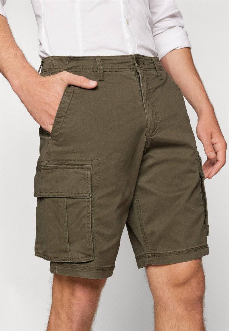 GAP GAP CARGO - Shorts - black moss Top Angebot
