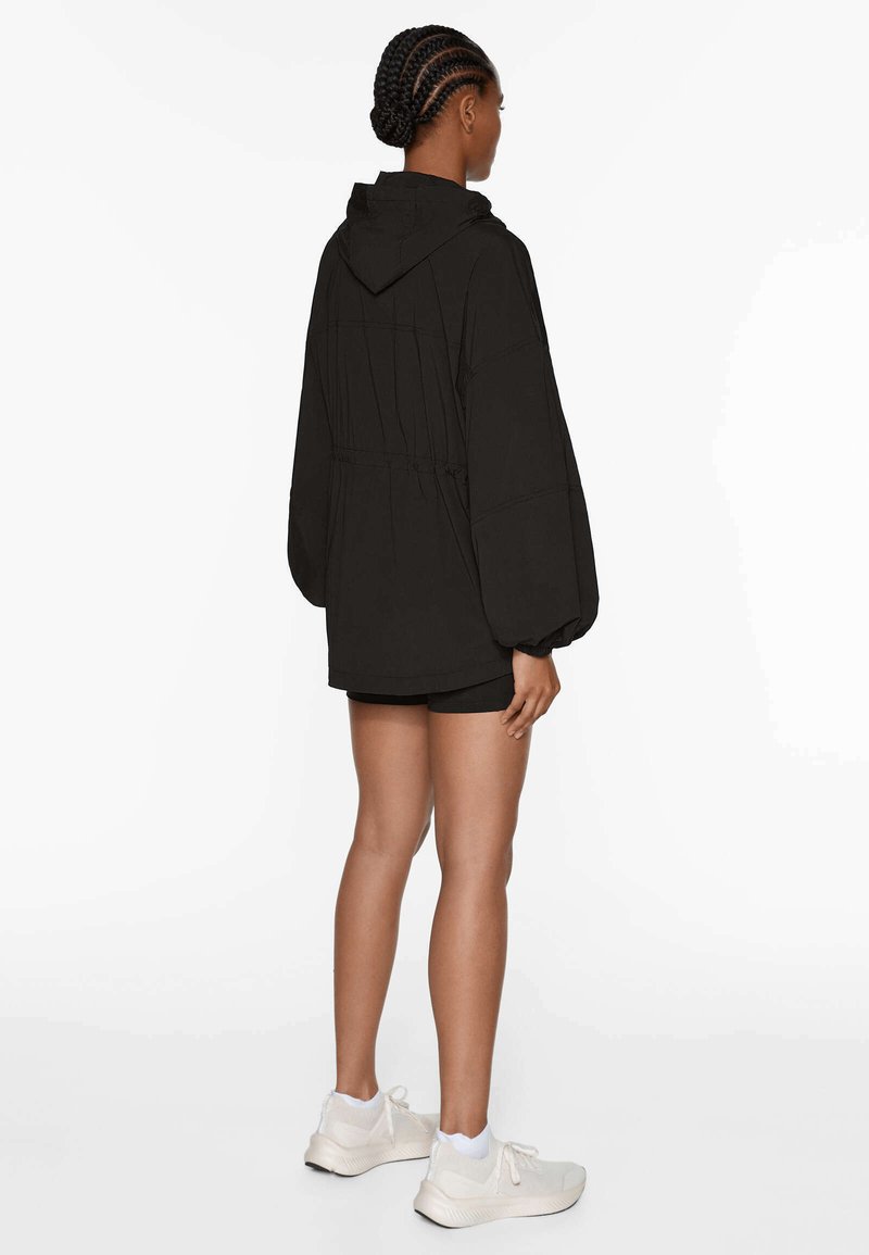 OYSHO OYSHO REPELLENT TECHNICAL - Windbreaker - black Tiefpreis