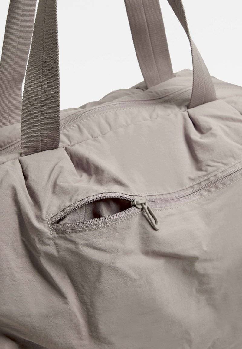 OYSHO OYSHO RUCHED - Holdall - grey VIP-Rabatte