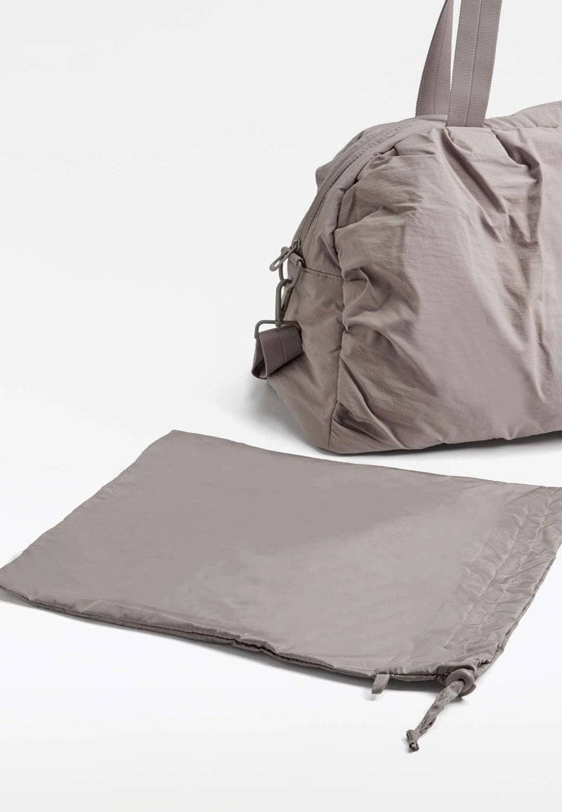 OYSHO OYSHO RUCHED - Holdall - grey VIP-Rabatte